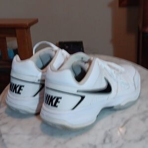 NIKE CITY COURT (MENS SZ 13) White